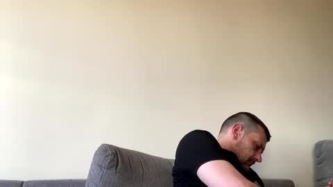 Defloy online show from November 12, 8:16 am