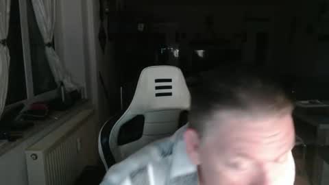 deinprinz2312 online show from April 21, 2:51 am