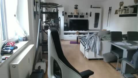 deinprinz2312 online show from April 14, 11:35 am