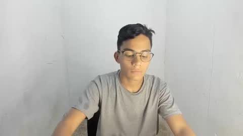 Snapshot of deivi_colins chatting on October 20, 12:26 am deivi_colins online show from October 20, 12:26 am