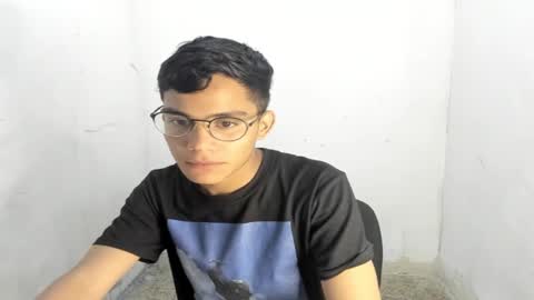 Snapshot of deivi_colins chatting on September 17, 3:32 am deivi_colins online show from September 17, 3:32 am
