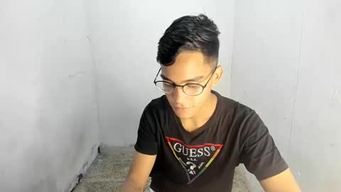 Snapshot of deivi_colins chatting on October 16, 12:32 am deivi_colins online show from October 16, 12:32 am