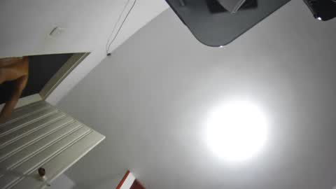 Snapshot of deividellobo chatting on February 21, 5:13 am deividellobo online show from February 21, 5:13 am