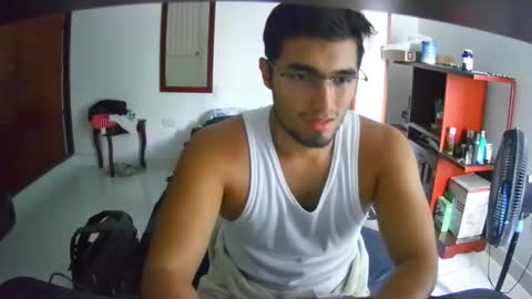 Snapshot of deividellobo chatting on January 23, 7:29 pm deividellobo online show from January 23, 7:29 pm