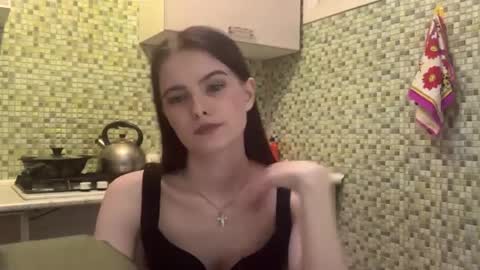 Kiki online show from April 19, 6:10 pm