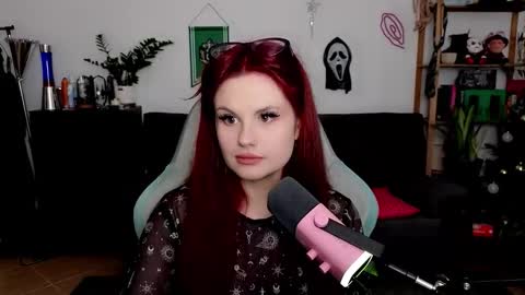 dellacrush_ online show from January 7, 6:13 pm