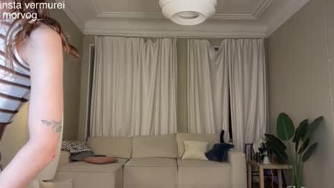 Delora online show from November 1, 6:07 pm