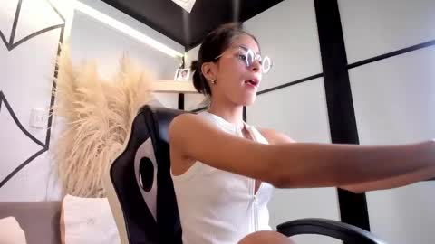 Demi online show from April 19, 4:24 am