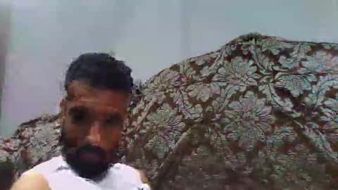         online show from December 5, 10:40 pm