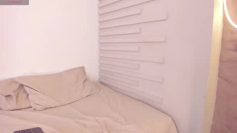 demy_ruiz online show from February 24, 5:43 am