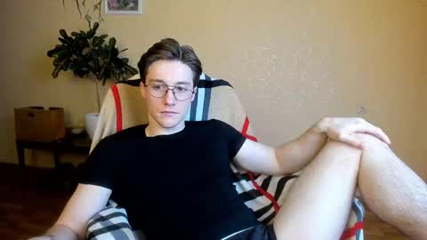 Snapshot of deni_boy99 chatting on February 19, 8:52 pm Deni online show from February 19, 8:52 pm