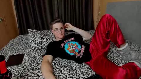 Snapshot of deni_boy99 chatting on October 26, 6:51 pm Deni online show from October 26, 6:51 pm