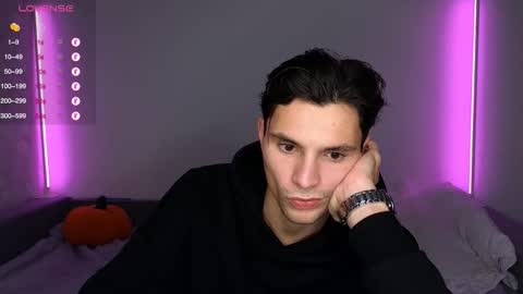 Den online show from December 1, 12:19 am