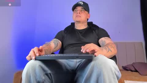 dennis munera online show from November 24, 3:38 am