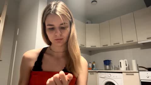 Denni online show from October 21, 3:38 pm