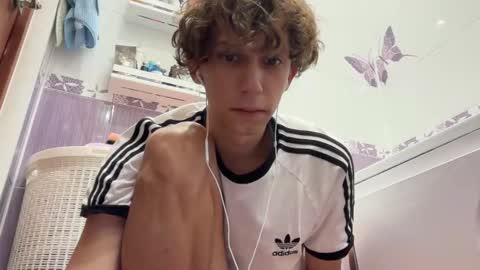 Snapshot of denobluora chatting on September 27, 10:29 pm Jasper   online show from September 27, 10:29 pm