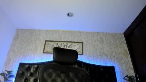 denzelrios online show from April 11, 6:40 am