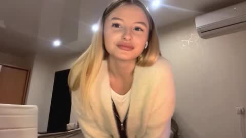 Vi  Victoria online show from October 12, 2:31 pm