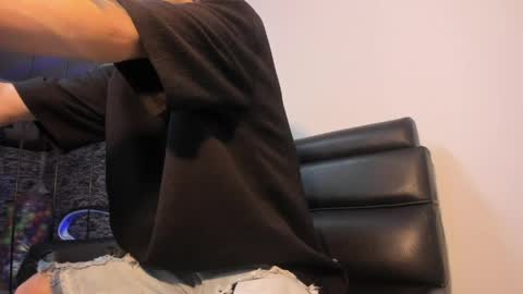 Dereck Boy online show from April 5, 2:08 am