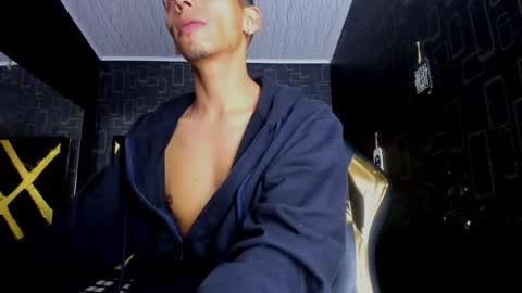 Dereck online show from May 23, 1:56 am