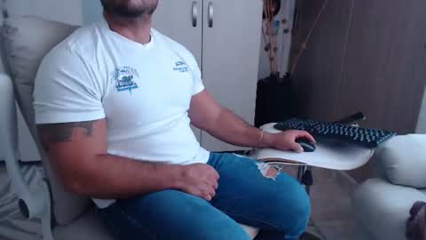 Derek online show from June 20, 4:57 pm