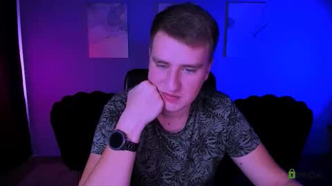 derek_hawk_ online show from December 4, 10:04 am