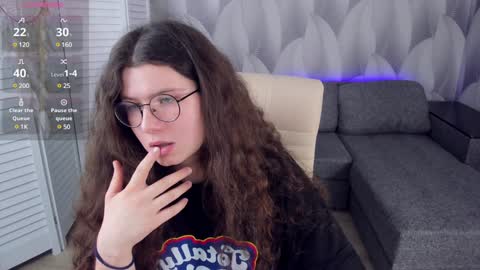 Derek online show from January 29, 6:07 pm