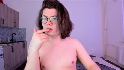 Derek online show from February 26, 3:37 pm