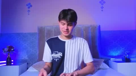 derek_sinn online show from February 23, 8:11 pm