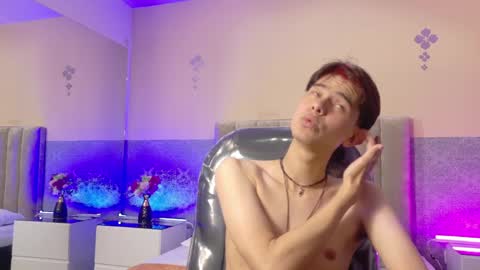 derek_sinn online show from March 30, 7:58 pm