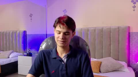 derek_sinn online show from April 4, 8:05 pm