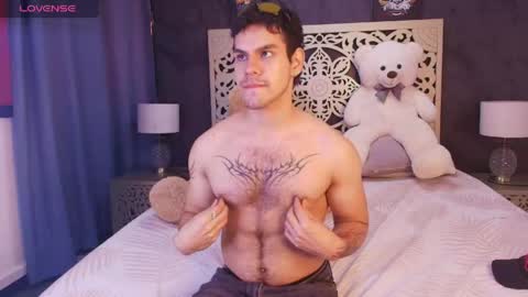 derek_voss online show from June 6, 1:50 pm