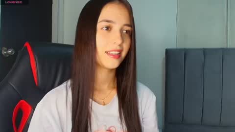 derly_cuervo703031 online show from June 15, 7:39 pm