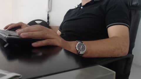Snapshot of derrik_ chatting on December 9, 5:41 pm     online show from December 9, 5:41 pm