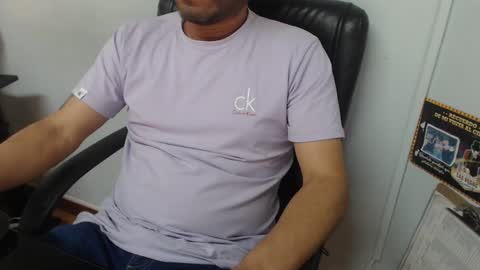 Snapshot of derrik_ chatting on September 26, 4:26 pm     online show from September 26, 4:26 pm