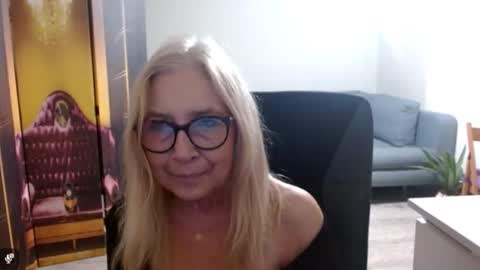 S O F I A online show from November 25, 3:22 pm