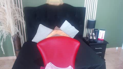 Snapshot of desiring__angel chatting on February 1, 11:10 am Desiring Angel online show from February 1, 11:10 am