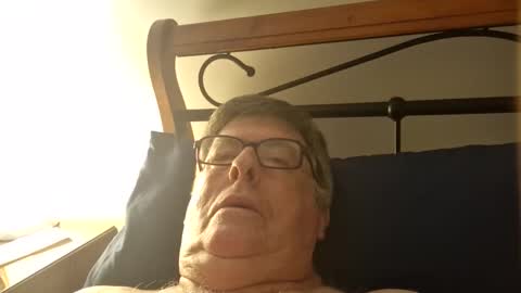 Desmon1958 online show from April 6, 12:28 pm