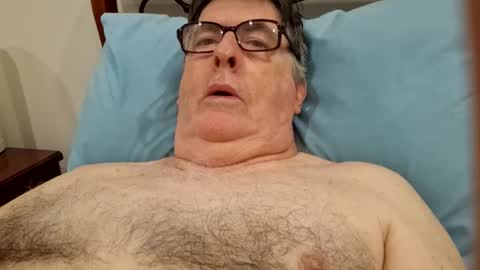 Desmon1958 online show from April 3, 8:27 pm