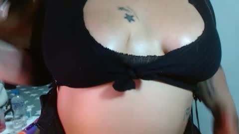 Snapshot of destinyfuckass69 chatting on October 16, 10:19 pm destinyfuckass69 online show from October 16, 10:19 pm