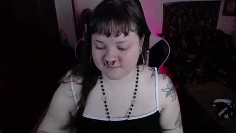 Snapshot of destroyall420 chatting on October 26, 9:03 pm Lola Bdsm and fries online show from October 26, 9:03 pm