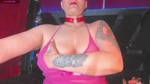 Snapshot of devil_taylorx chatting on March 6, 3:13 pm devil_taylorx online show from March 6, 3:13 pm
