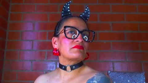 devil_taylorx online show from July 28, 7:39 pm