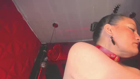Snapshot of devil_taylorx chatting on September 30, 3:33 pm devil_taylorx online show from September 30, 3:33 pm