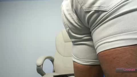 Devin Hunter online show from January 16, 1:47 am