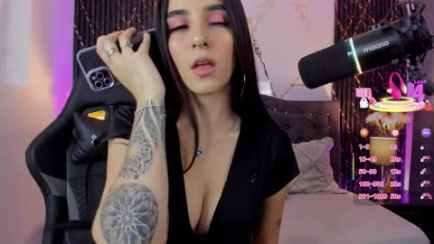 Snapshot of devlin_violet__ chatting on October 30, 3:18 am PaulaInsta  paulacastellanos 1Pvt open online show from October 30, 3:18 am