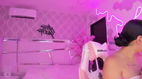 DevoraCook online show from November 17, 1:24 pm