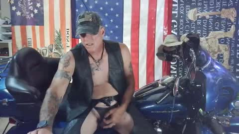 Yeti online show from April 25, 8:50 pm