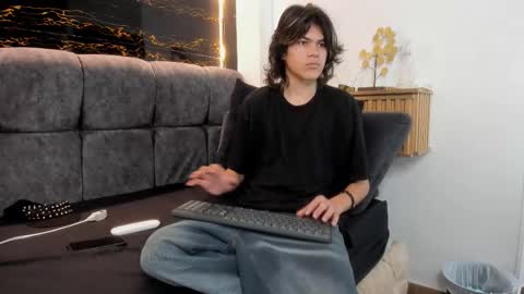 diamond_twink online show from March 20, 2:22 pm