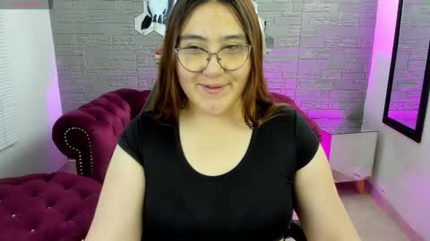 Snapshot of diamondfox_m chatting on October 13, 12:29 pm Your Diamond online show from October 13, 12:29 pm